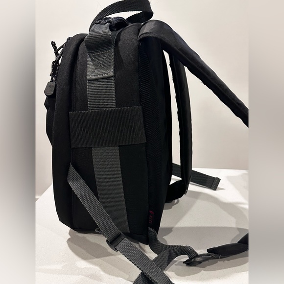 Tamrac 5273 Expedition 3, Compact and Expedition Level Photography Backpack 🎒 - Picture 13 of 16